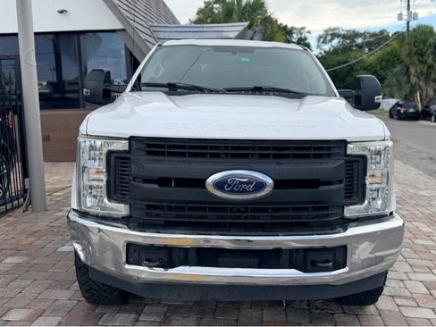 Used 2018 Ford F250 XL w/ Power Equipment Group RWD image 3