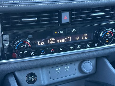 Certified 2025 Nissan Rogue SL w/ SL Premium Package image 21