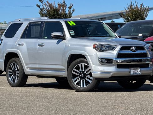 Used 2014 Toyota 4Runner Limited AWD/4WD image 2