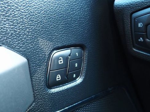 Used 2019 Ford F150 Lariat w/ Equipment Group 502A Luxury AWD/4WD image 26