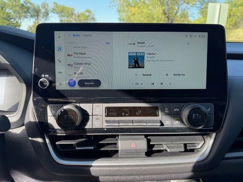 Used 2025 Toyota Grand Highlander AWD image 15