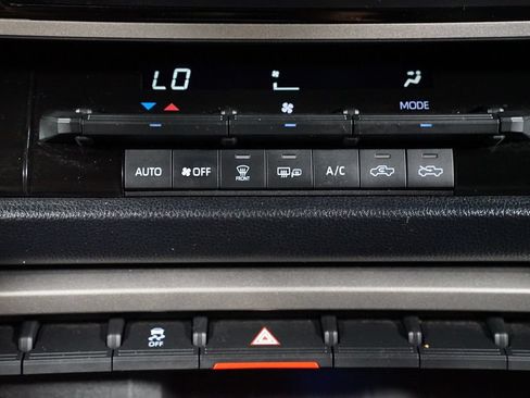 Used 2023 Toyota Tundra SR5 w/ SR5 Convenience Package RWD image 21