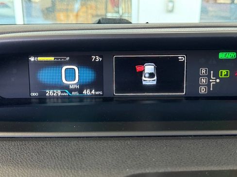 Certified 2021 Toyota Prius L Eco image 28