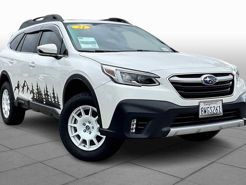 Used 2021 Subaru Outback Limited image 3
