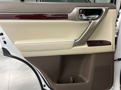 Used 2018 Lexus GX 460 Premium image 16