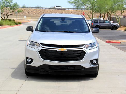 Used 2021 Chevrolet Traverse LS image 2