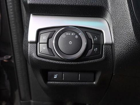 Used 2016 Ford Explorer XLT w/ Equipment Group 202A AWD/4WD image 23