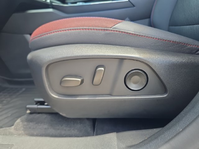 Used 2025 Chevrolet Equinox RS w/ Safety and Technology Package AWD/4WD image 16