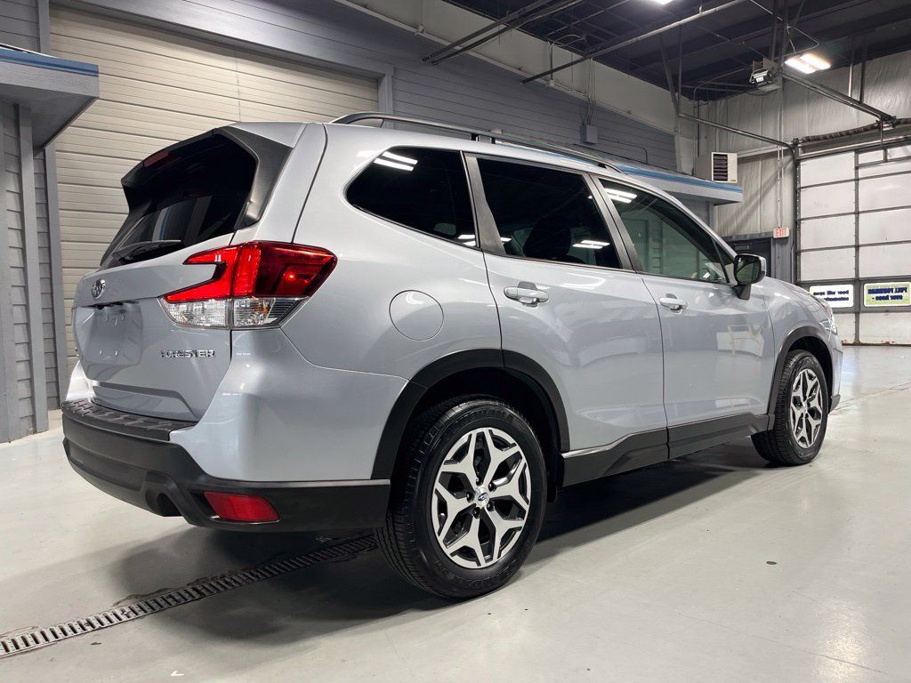Used 2021 Subaru Forester Premium w/ Popular Package #1 AWD/4WD image 7