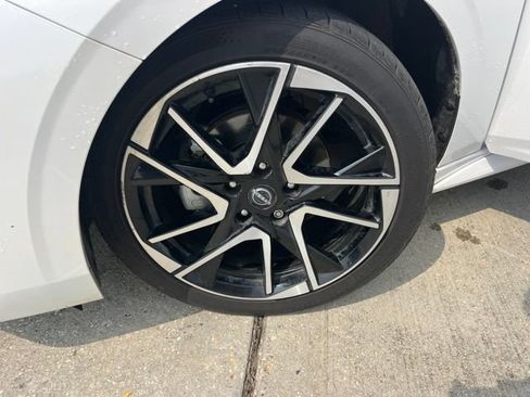 Used 2024 Nissan Sentra SR FWD image 23