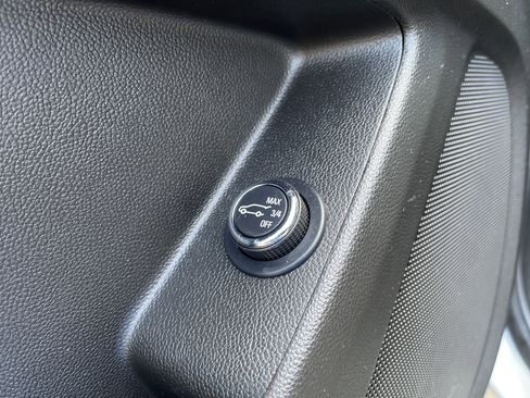 Used 2023 Chevrolet Traverse LT w/ LPO, Floor Liner Package image 16