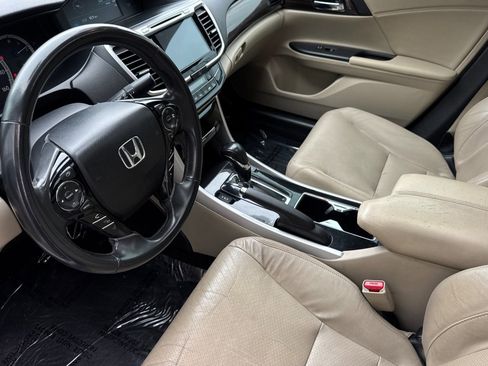 Used 2017 Honda Accord EX-L image 9