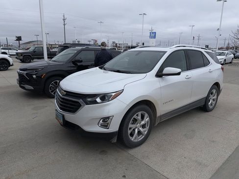 Used 2018 Chevrolet Equinox LT w/ Sun & Infotainment Package image 8