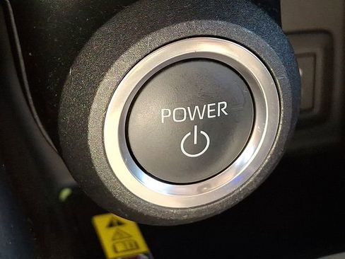 Certified 2024 Toyota Venza LE image 24