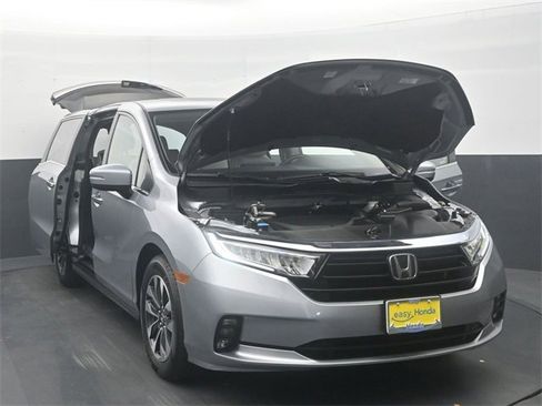 Certified 2024 Honda Odyssey EX-L image 35