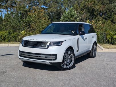 New 2025 Land Rover Range Rover SE
