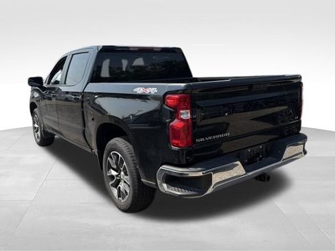 Used 2023 Chevrolet Silverado 1500 LT AWD/4WD image 2