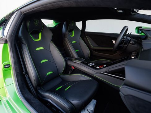 Used 2023 Lamborghini Huracan Tecnica image 32