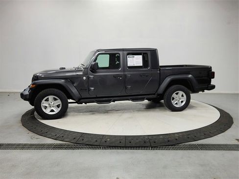 Used 2020 Jeep Gladiator Sport w/ Quick Order Package 24S image 4