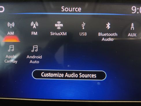 Used 2021 Nissan Versa SV FWD image 3