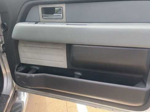 Used 2011 Ford F150 XLT w/ XLT Chrome Pkg image 11