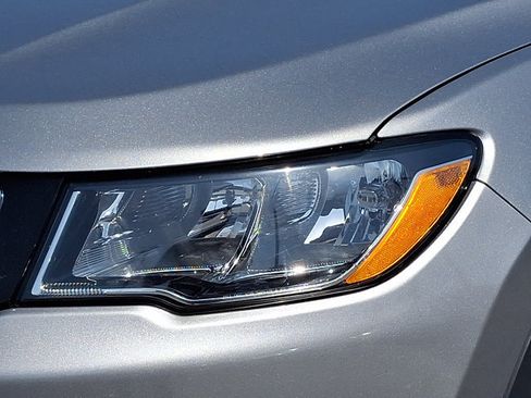 Used 2018 Jeep Compass Sport AWD/4WD image 9