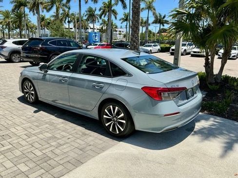 Used 2023 Honda Civic EX image 5