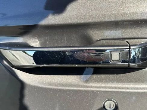 Used 2016 Honda Odyssey Touring Elite image 11