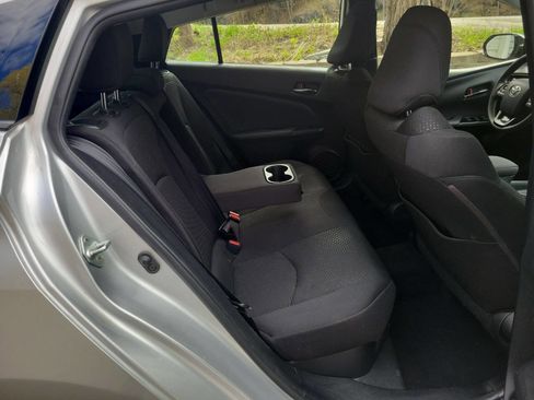 Used 2020 Toyota Prius LE AWD/4WD image 17