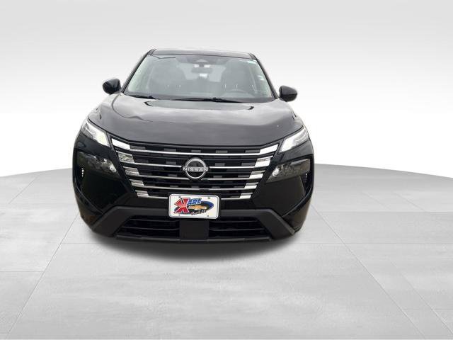 Used 2025 Nissan Rogue SV AWD/4WD image 2
