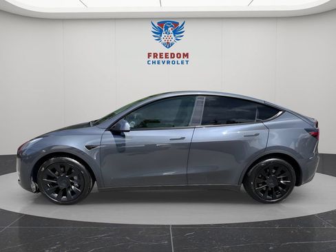 Used 2021 Tesla Model Y Long Range AWD/4WD image 3