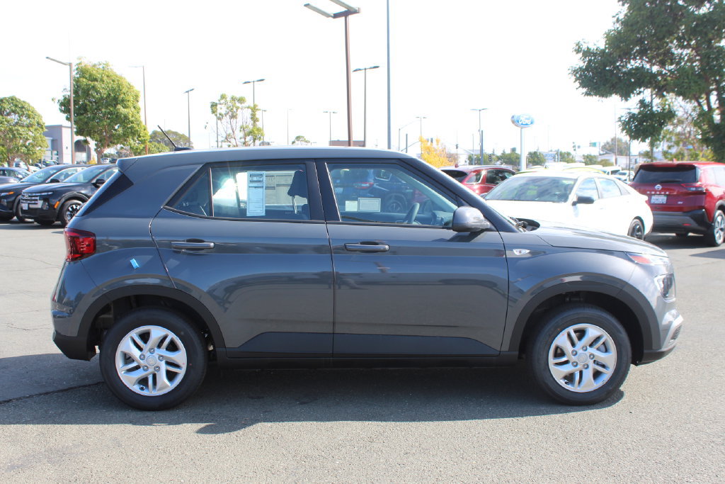 New 2026 Hyundai Venue SE FWD image 6