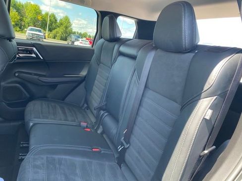 Used 2024 Mitsubishi Outlander SE Black Edition image 19