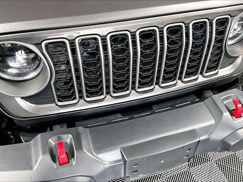 Used 2025 Jeep Wrangler Unlimited Rubicon AWD/4WD image 28