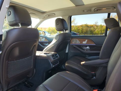 Used 2023 Mercedes-Benz GLS 450 4MATIC image 13