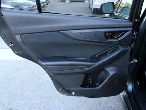 Used 2018 Subaru Crosstrek 2.0i image 12