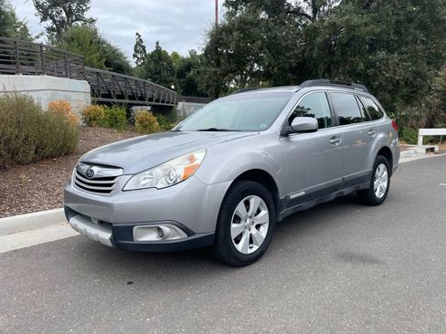 Used 2011 Subaru Outback 2.5i Premium image 29