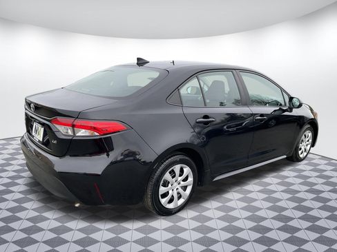 Used 2024 Toyota Corolla LE FWD image 3