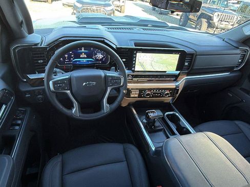 Used 2026 Chevrolet Silverado 1500 LT Trail Boss w/ LT Trail Boss Premium Package AWD/4WD image 22