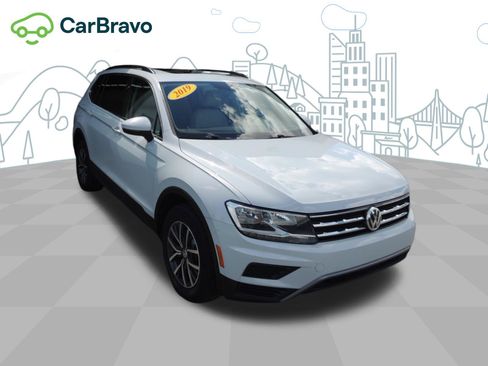 Used 2019 Volkswagen Tiguan SE w/ Panoramic Sunroof Package AWD/4WD image 1