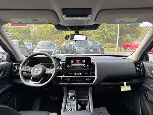 New 2025 Nissan Pathfinder SV w/ Black Appearance Package image 12