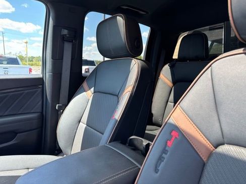 Used 2024 GMC Canyon AT4 w/ AT4 Premium Package AWD/4WD image 33