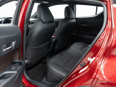 Used 2019 Toyota C-HR Limited FWD image 28