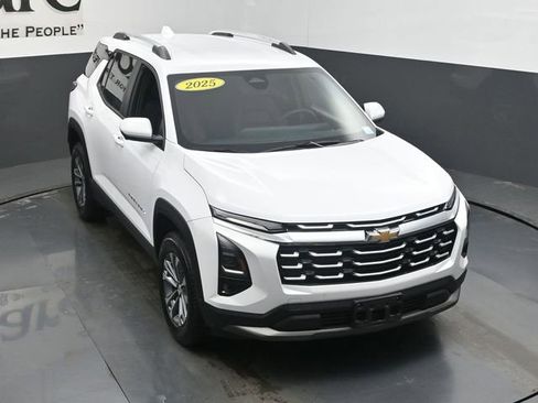 Used 2025 Chevrolet Equinox LT w/ Convenience Package II image 47