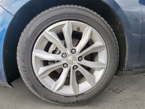 Used 2019 Chevrolet Malibu LT w/ Driver Confidence Package II image 9