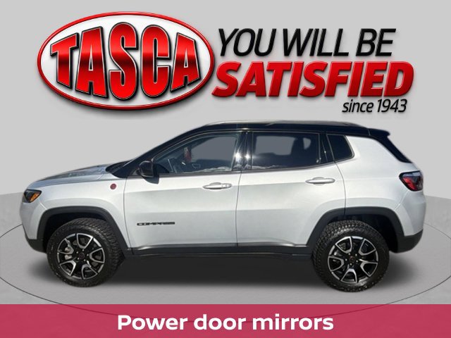 Used 2026 Jeep Compass Trailhawk AWD/4WD image 8