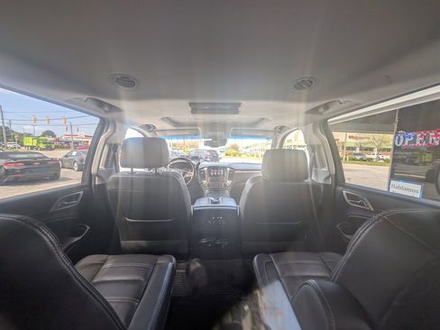 Used 2018 GMC Yukon XL Denali w/ Open Road Package image 29