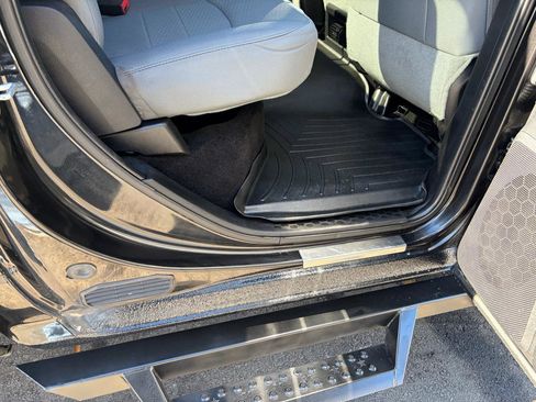 Used 2016 RAM 2500 Tradesman w/ Chrome Appearance Group image 40