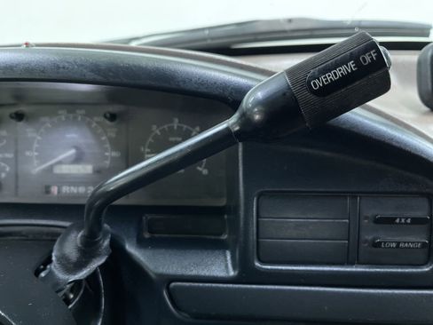 Used 1996 Ford Bronco XLT image 23