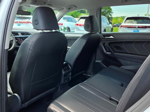 Certified 2024 Volkswagen Tiguan SE AWD/4WD image 47